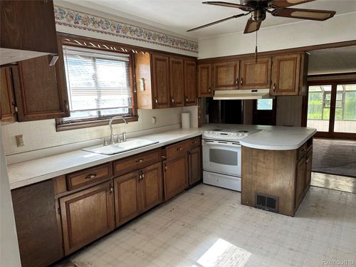 20580 21 Mile Rd, Macomb, MI, 48044-2807 | Card Image