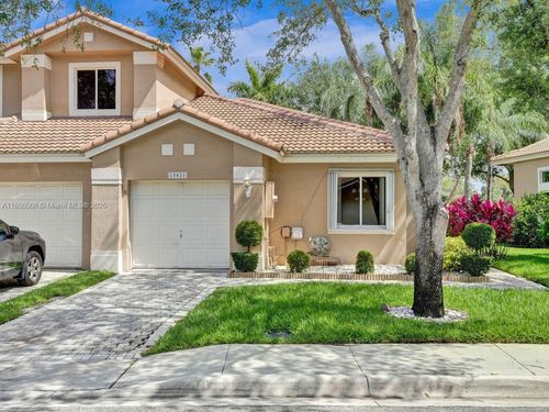 15831 Sw 10th St, Pembroke Pines, FL, 33027-2242 | Card Image