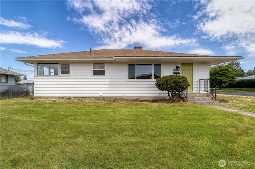 1665 Cambridge Dr, Walla Walla, WA, 99362-2538 | Card Image