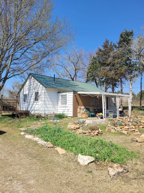 2251 38th St, Fall River, KS, 67047-4734 | Card Image