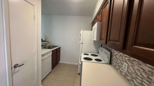 unit-201-10555 Turtlewood Ct, Houston, TX, 77072-2728 | Card Image