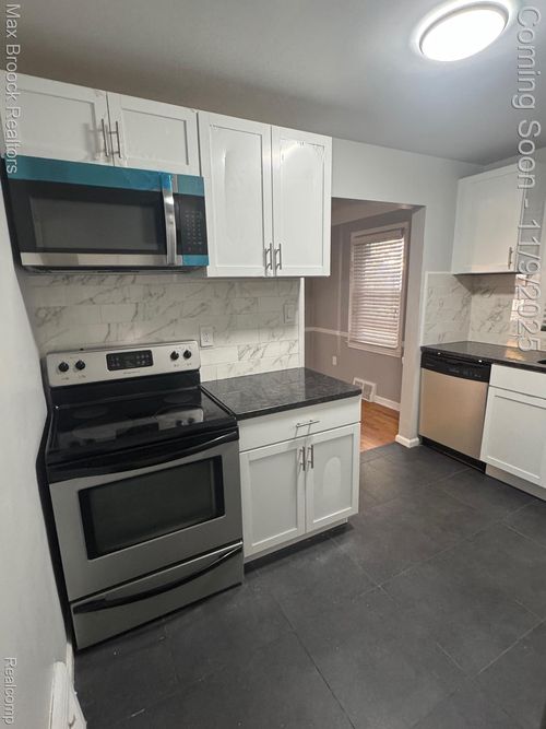 313 S Dorchester Ave, Royal Oak, MI, 48067-3964 | Card Image