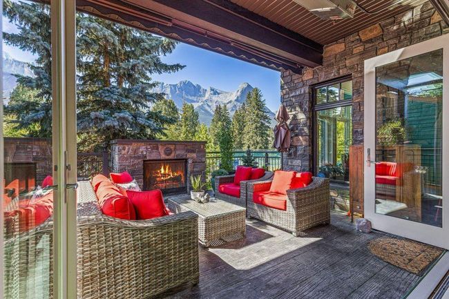 930 9 St, House other with 8 bedrooms, 7 bathrooms and 4 parking in Canmore AB | Image 14