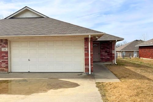 220 Joshua Blvd, Joshua, TX, 76058-2922 | Card Image