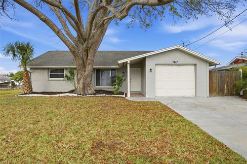 7417 Mako Dr, Hudson, FL, 34667-3968 | Card Image