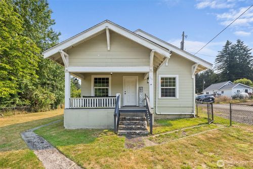 2101 Henkle St, Raymond, WA, 98577-4016 | Card Image