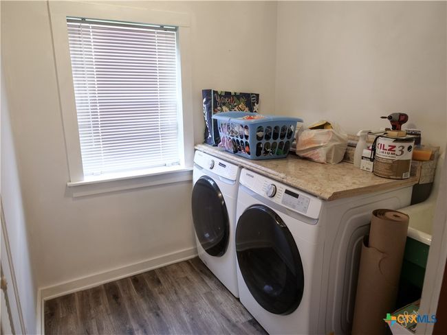 205 Hubbard Street, House other with 5 bedrooms, 3 bathrooms and null parking in Yoakum TX | Image 20