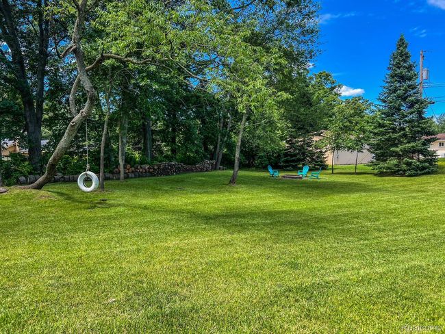 11236 Chyna Run, House other with 4 bedrooms, 4 bathrooms and null parking in Springfld Twp MI | Image 7