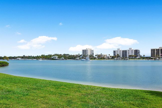 APT-205 - 19800 Sandpointe Bay Dr, Condo with 2 bedrooms, 3 bathrooms and null parking in Tequesta FL | Image 30