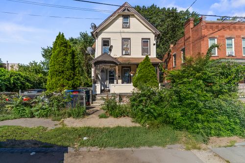 27 Bunnell St, Bridgeport, CT, 06607-1304 | Card Image
