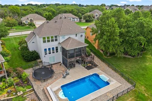 607 Indian Trail Ct, Smithville, MO, 64089-9405 | Card Image