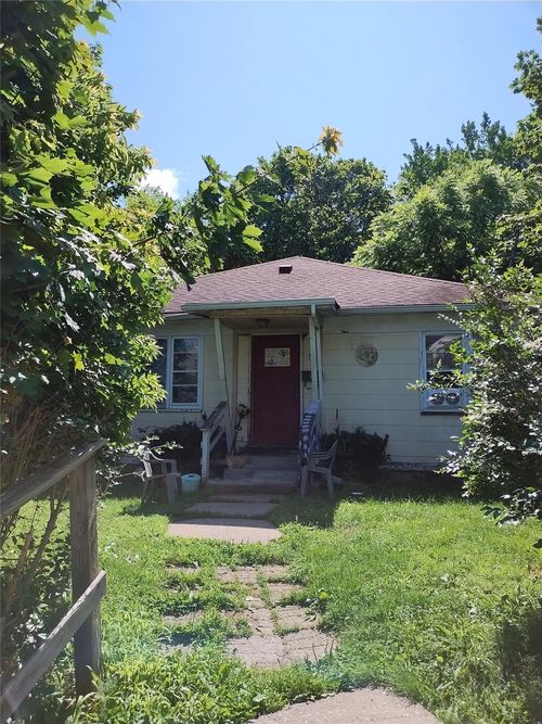 15 Summit Ave, Monticello, NY, 12701-1854 | Card Image