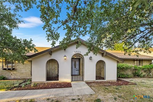 5523 King Richard St, San Antonio, TX, 78229-5240 | Card Image