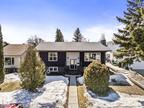 1009 15 Ave, Cold Lake, AB, T9M1J5 | Card Image