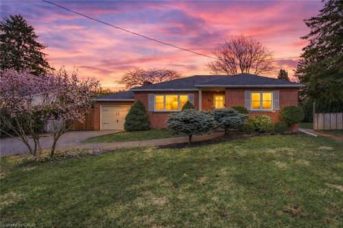 59 Oakley Crt, Ancaster, ON, L9G1T7 | Card Image