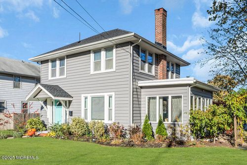 22 Statesir Pl, Red Bank, NJ, 07701-6126 | Card Image