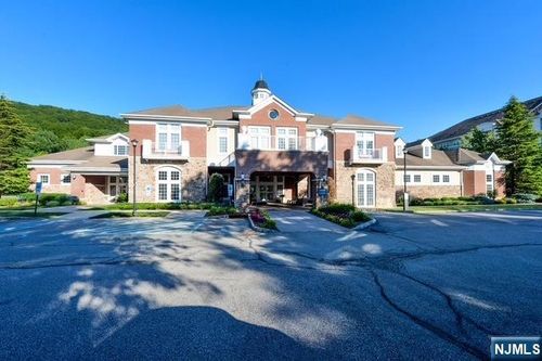 2107 Warrens Way, Wanaque, NJ, 07465-1681 | Card Image