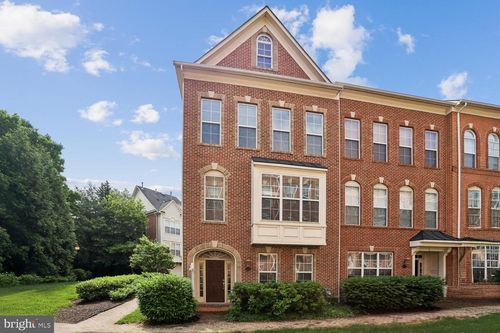 106 Meeting House Station Sq, HERNDON, VA, 20170-3758 | Card Image