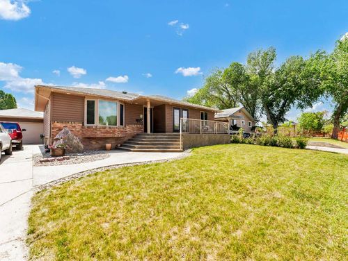 407 13 Street Se, Medicine Hat, AB, T1A1X1 | Card Image