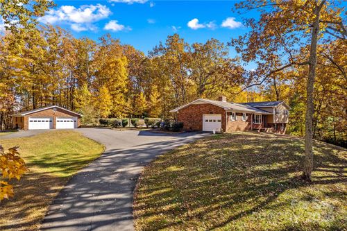 2607 Logan Dr, Valdese, NC, 28690-8206 | Card Image