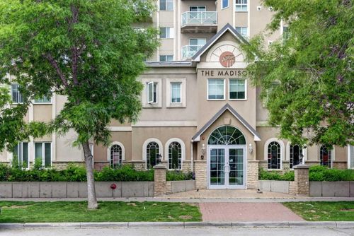 205-1507 Centre A St Ne, Calgary, AB, T2E2Z8 | Card Image