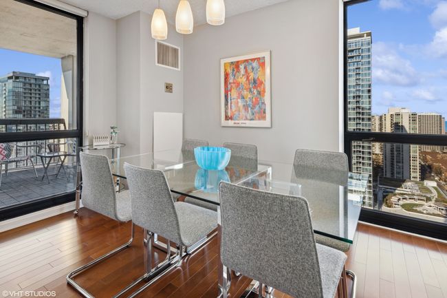 APT-2703 - 1122 N Clark St, Condo with 2 bedrooms, 2 bathrooms and 1 parking in CHICAGO IL | Image 5