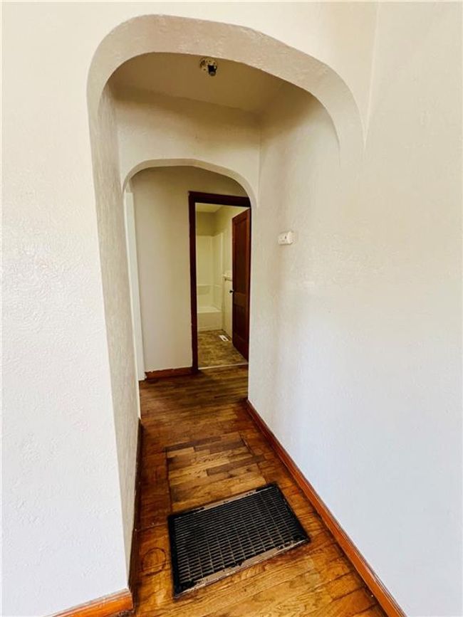 211 W 22 Nd St, House other with 2 bedrooms, 1 bathrooms and null parking in Higginsville MO | Image 7