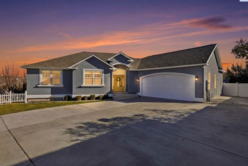 1882 Nova Ln, Kennewick, WA, 99352 | Card Image
