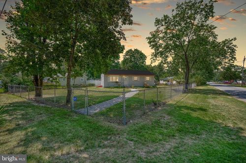 121 Delwyn Ln, WILLIAMSTOWN, NJ, 08094-2456 | Card Image