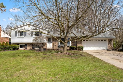 38320 Townhall Street, Harrison Charter Township, MI, 48045 | Card Image