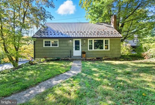 530 W Main St, BOALSBURG, PA, 16827-1331 | Card Image