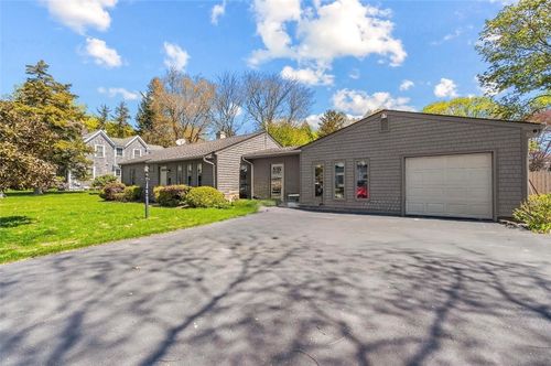 32 Ridge Rd, Bristol, RI, 02809-1358 | Card Image