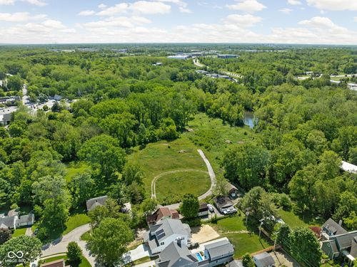 410 S 4th St, Zionsville, IN, 46077-1750 | Card Image