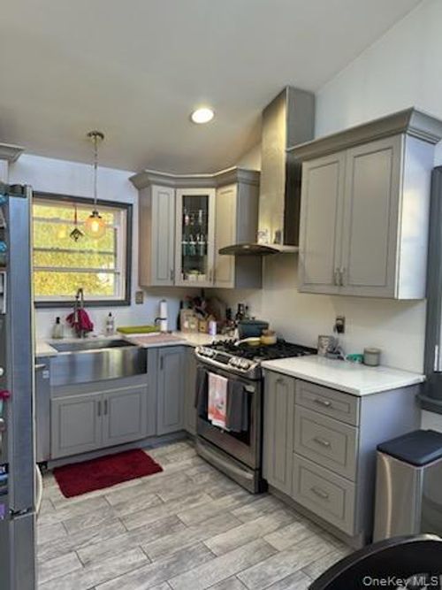 10 Dorm Dr, Hurleyville, NY, 12747-5310 | Card Image