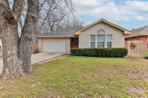 3702 N Crump St, Fort Worth, TX, 76106-3701 | Card Image