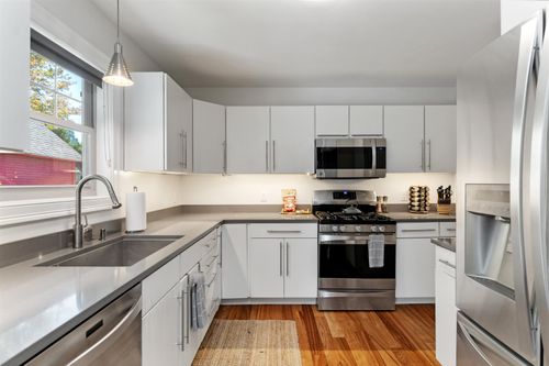 1 Sienna Ln, Essex Junction, VT, 05452-3244 | Card Image