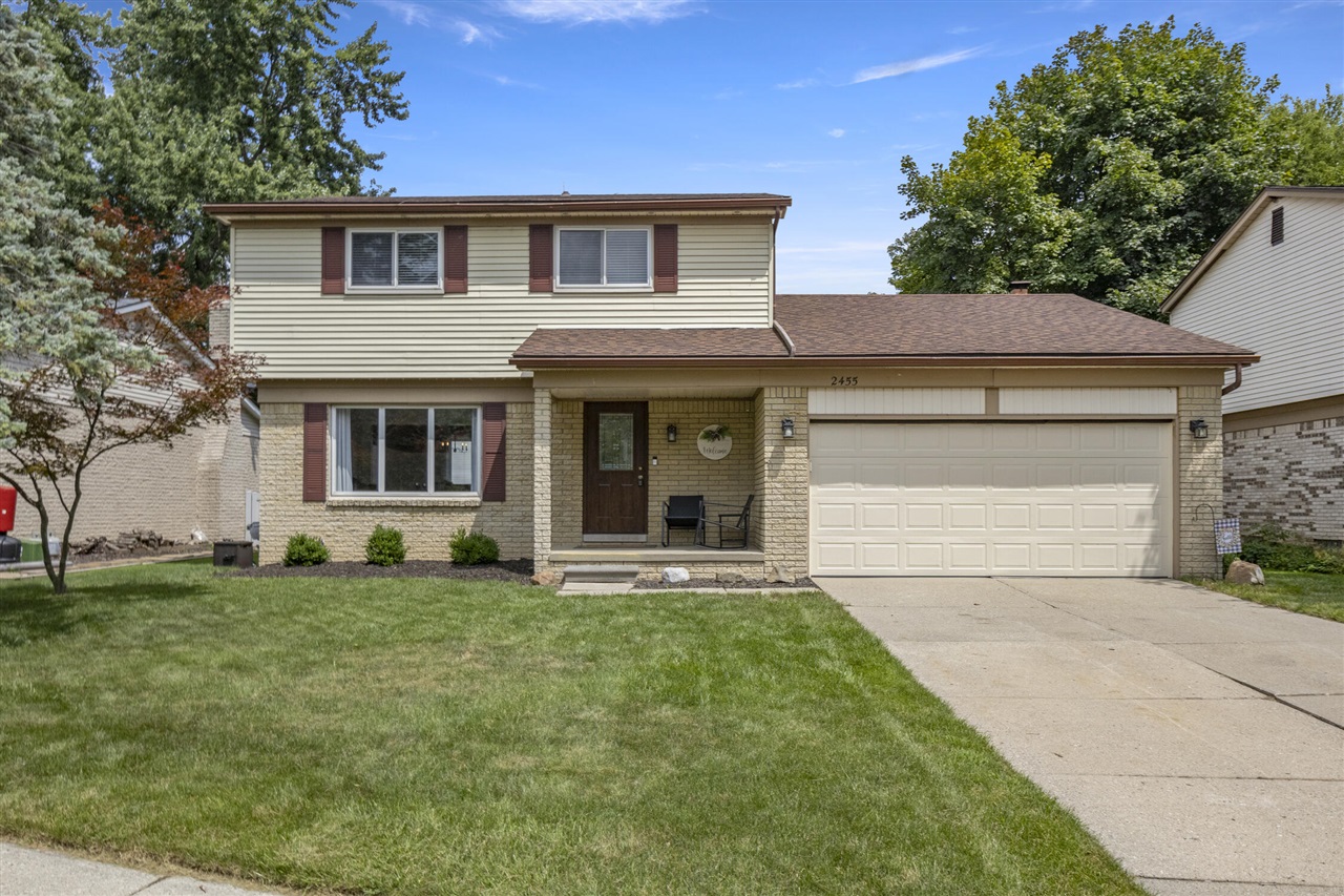 Berwick Dr, Canton, MI 48188