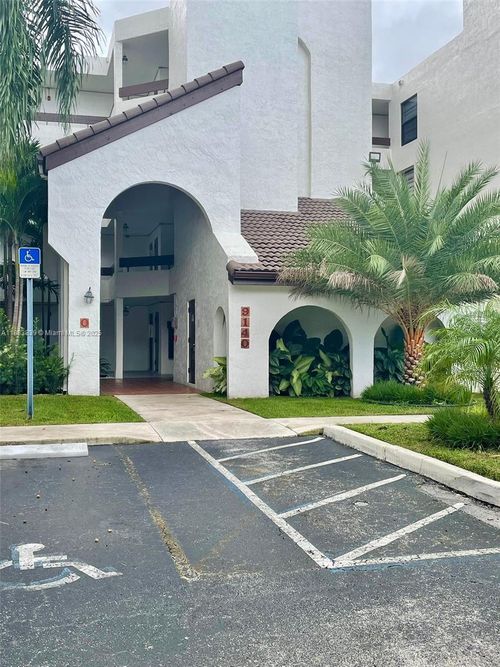 apt-201-9140 Sw 123rd Ct, Miami, FL, 33186-1976 | Card Image