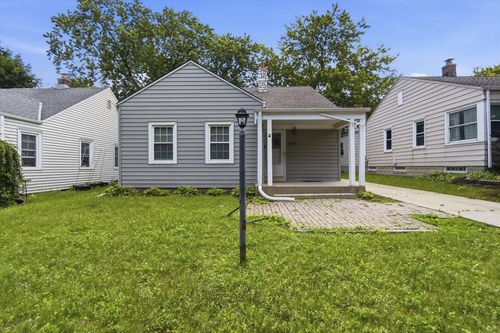4640 N Woodruff Avenue, Whitefish Bay, WI, 53211 | Card Image