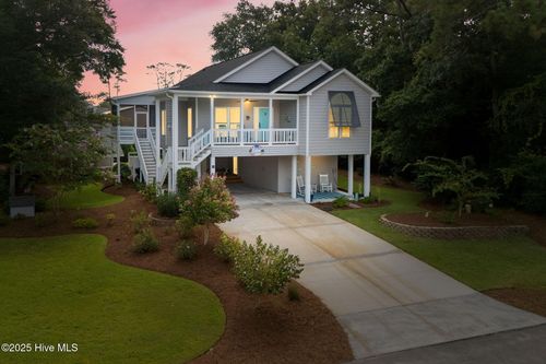 334 Ne 48th St, Oak Island, NC, 28465-5305 | Card Image