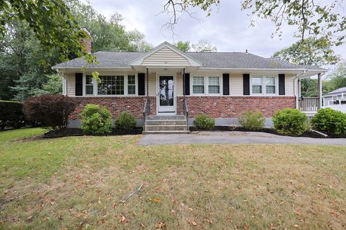 24 Fraser Rd, Stoughton, MA, 02072-3041 | Card Image