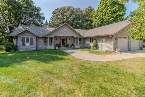 2000 Romeo Way, Avon, MN, 56310 | Card Image