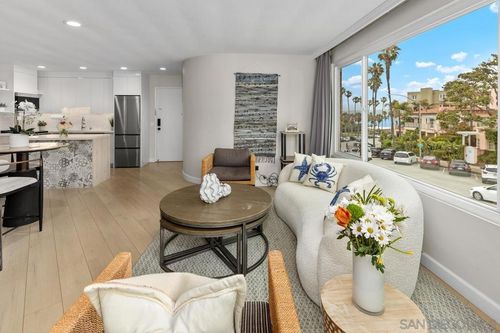 2-8040 Girard Ave, La Jolla, CA, 92037 | Card Image