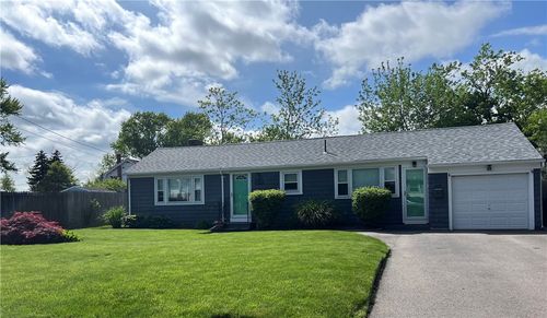 205 Carolyn St, Warwick, RI, 02886-2405 | Card Image