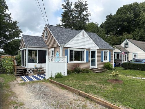 52 Twin Leaf Trl, Saunderstown, RI, 02874-2355 | Card Image