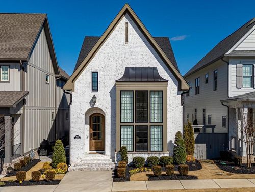 9423 Purbeck Ln, Ooltewah, TN, 37363-1711 | Card Image