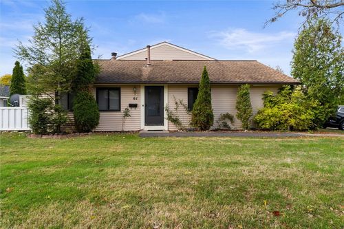 61 Windsorshire Dr, Rochester, NY, 14624-1250 | Card Image