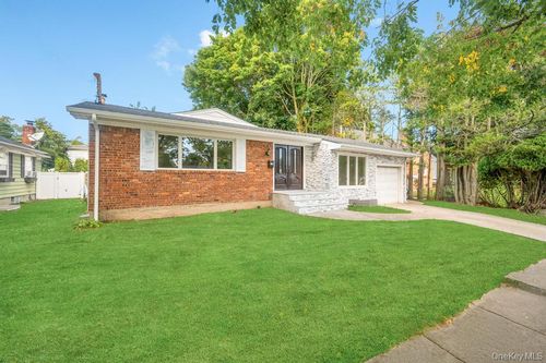 3771 Jerusalem Ave, Seaford, NY, 11783-1606 | Card Image