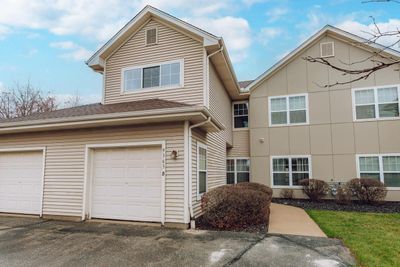 B - 9363 S Cobblestone Way, Condo with 2 bedrooms, 2 bathrooms and null parking in FRANKLIN WI | Image 2