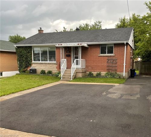 a-132 Howe Ave, Hamilton, ON, L9A1X6 | Card Image